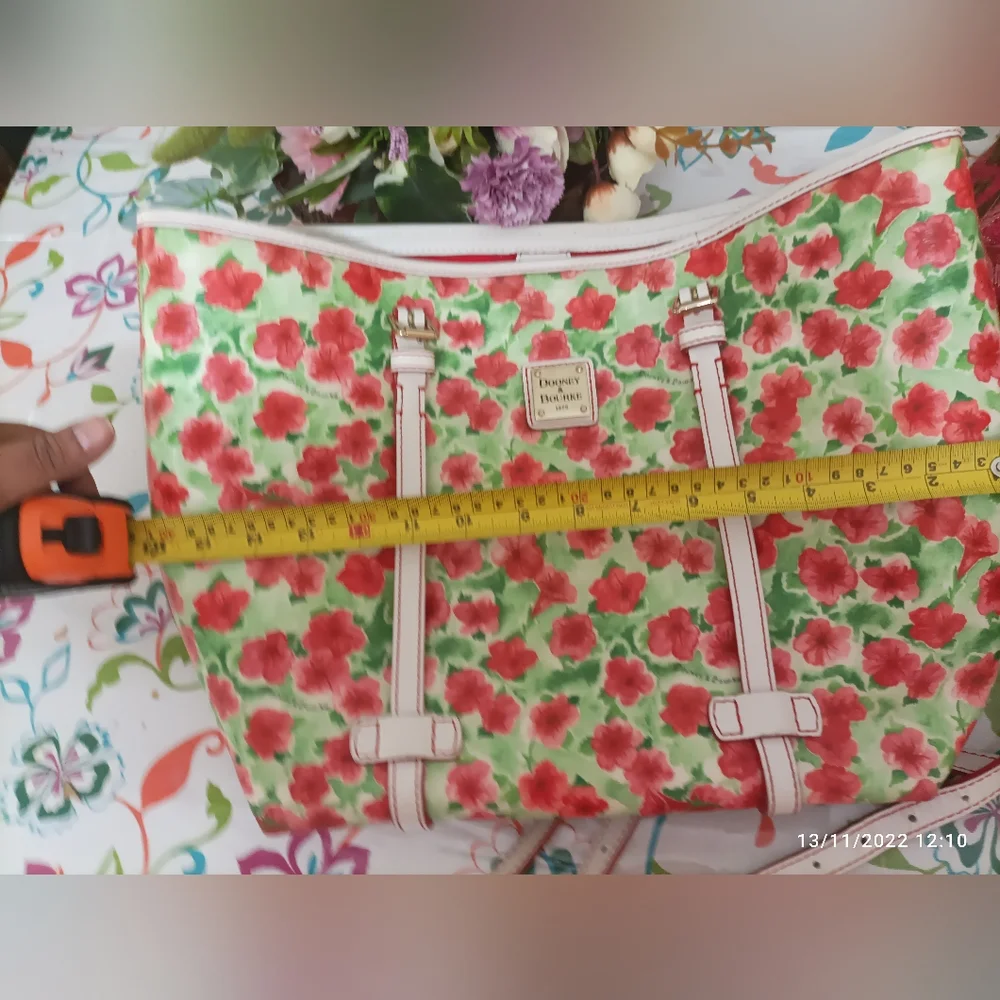 Authentic Dooney and Bourke Large Petunia Tote - Picture 13 of 16